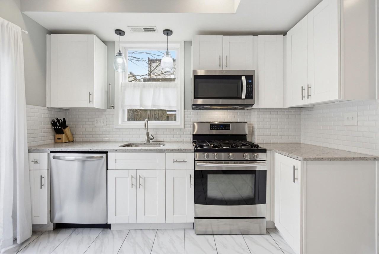 1429 Olive St - Photo 6 of 33