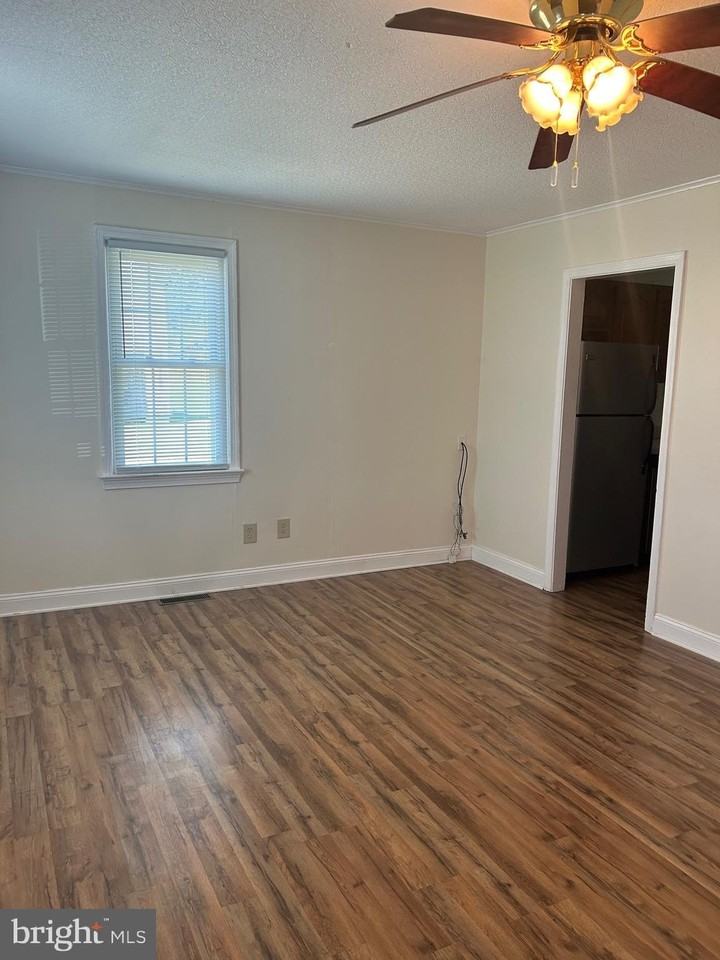 7095 Rose Hill Rd - Photo 5 of 25