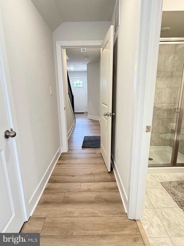 1235 Greylock Ln - Photo 3 of 29