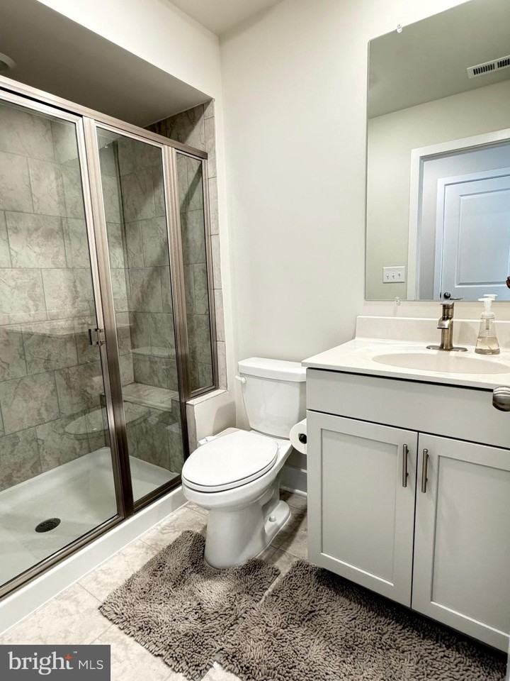 1235 Greylock Ln - Photo 7 of 29