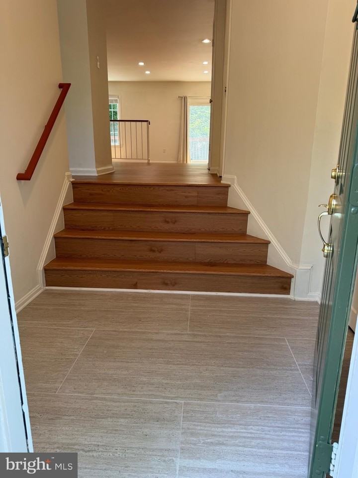 10113 Galsworthy Pl - Photo 2 of 36