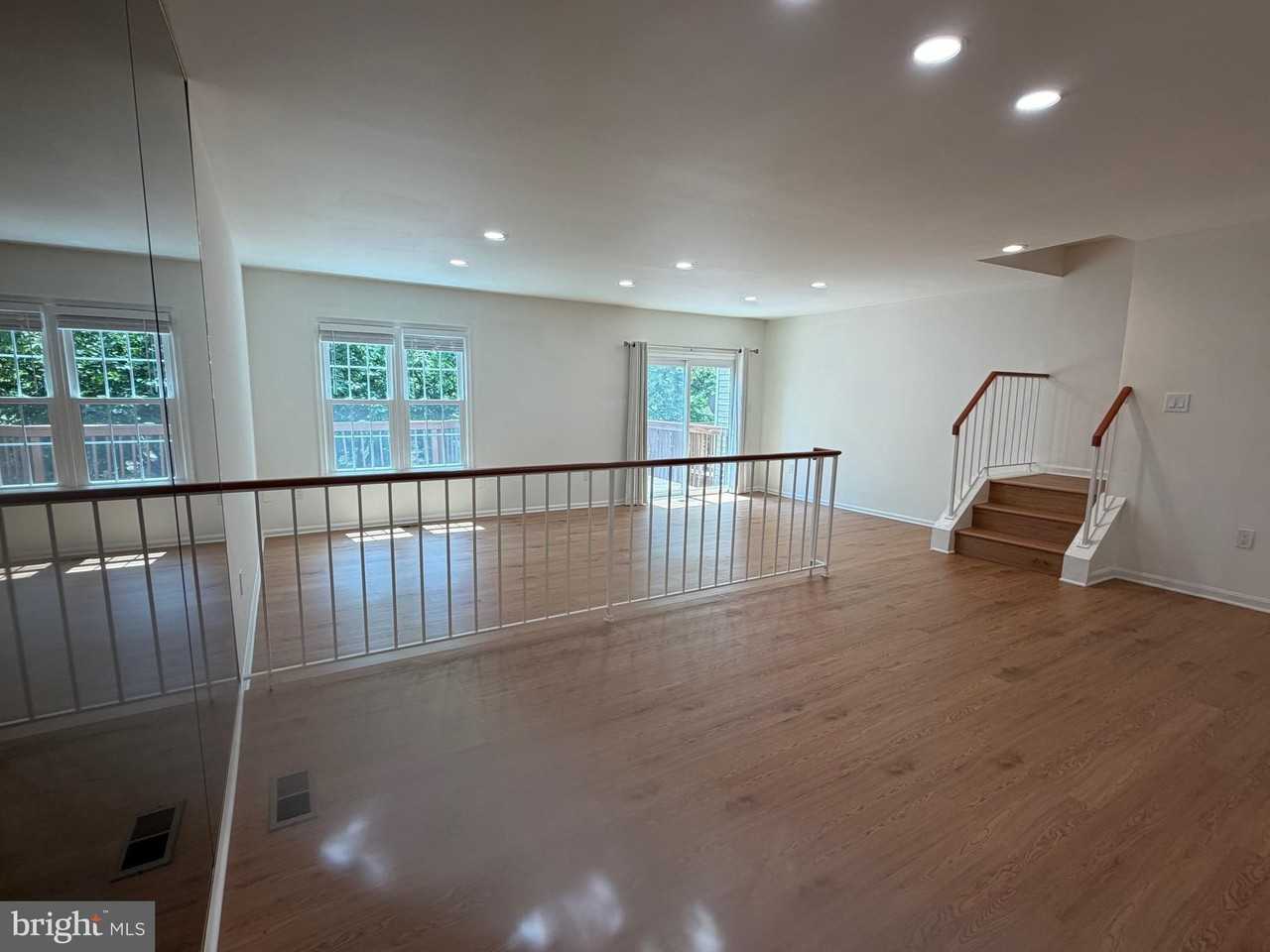 10113 Galsworthy Pl - Photo 5 of 36