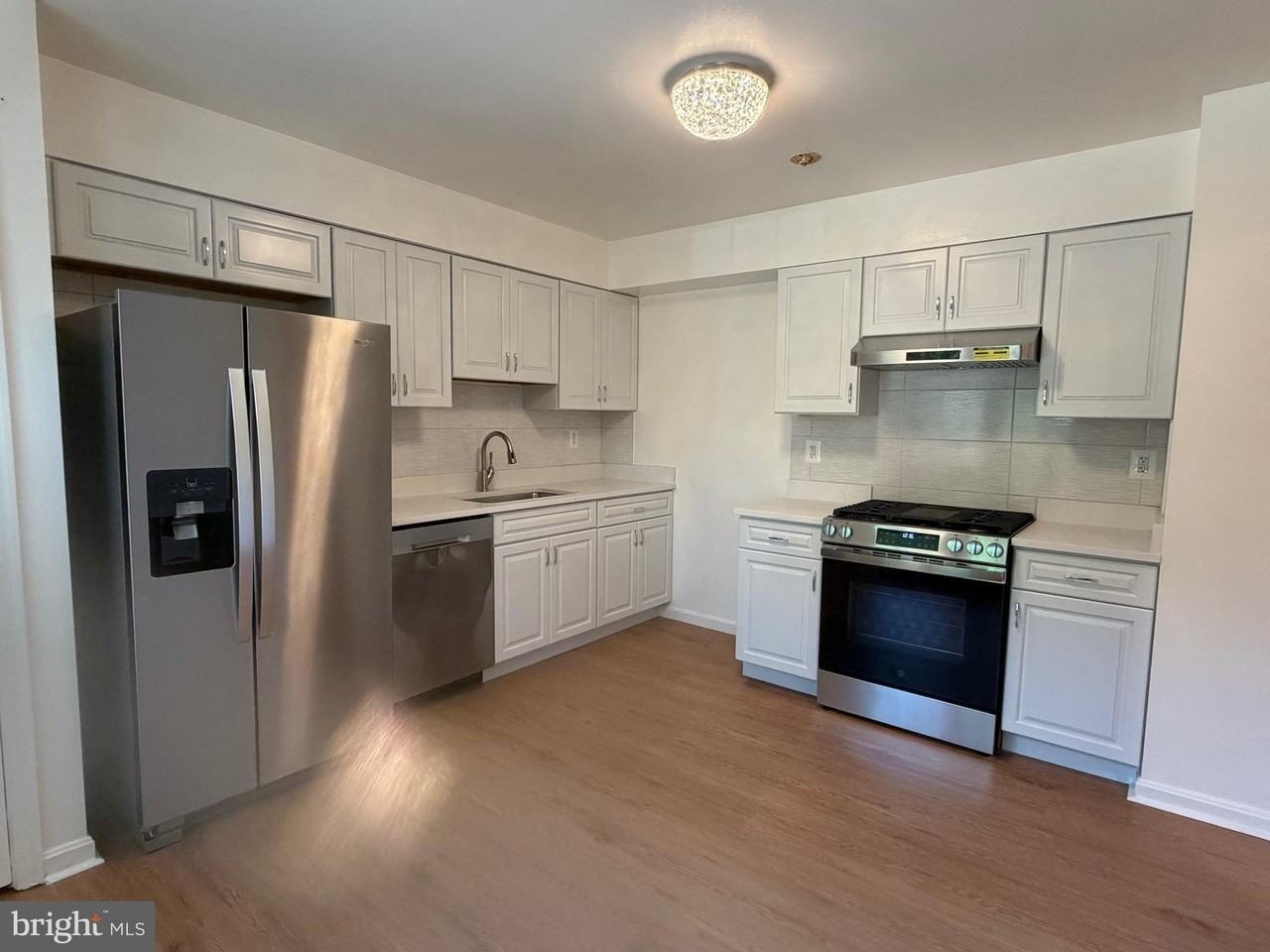 10113 Galsworthy Pl - Photo 7 of 36