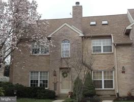 featured image of 15 Rampart Dr