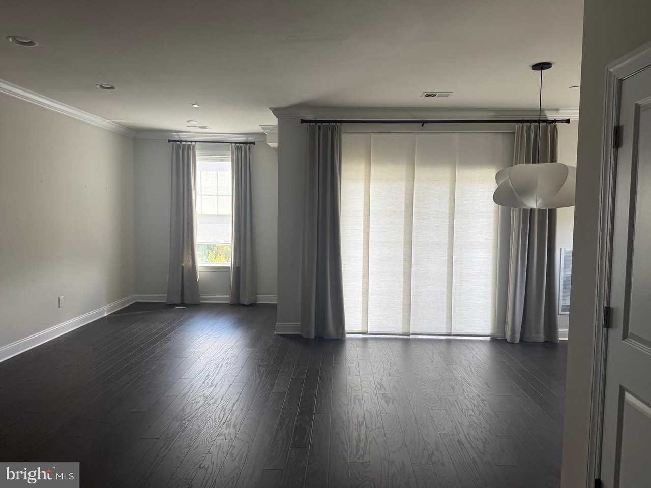 201 Charles Ellis Dr - Photo 6 of 16