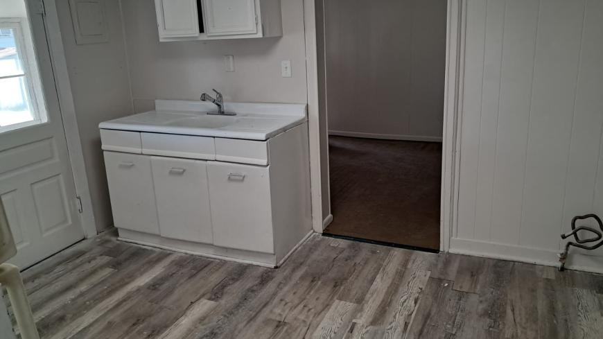 133 S 6th St - Photo 4 of 6