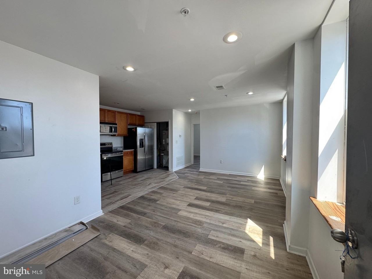 700 W Girard Ave - Photo 4 of 10