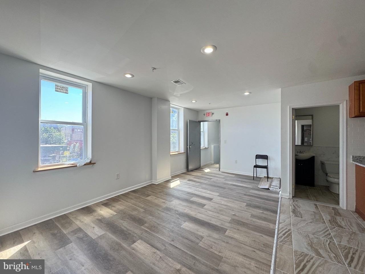 700 W Girard Ave - Photo 6 of 10