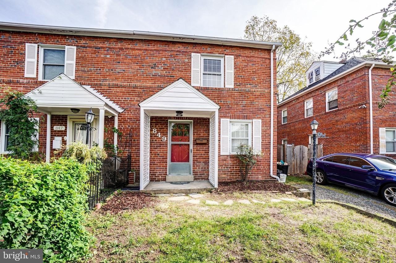 849 S Glebe Rd - Photo 2 of 38