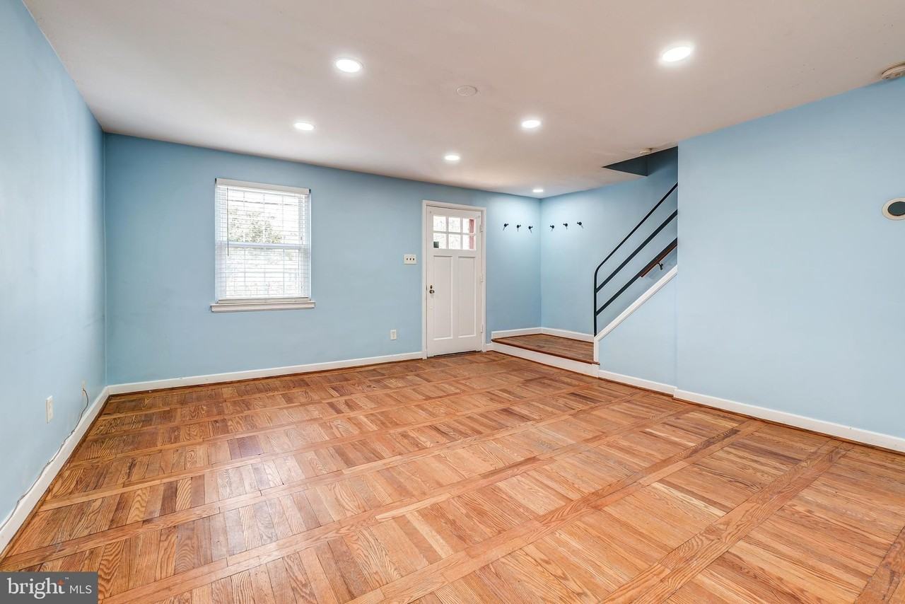 849 S Glebe Rd - Photo 3 of 38