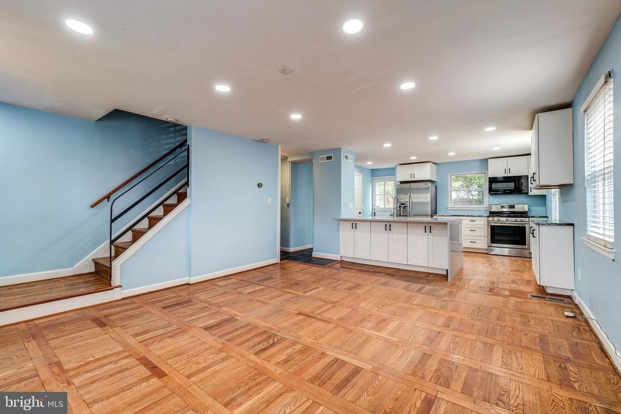 849 S Glebe Rd - Photo 7 of 38