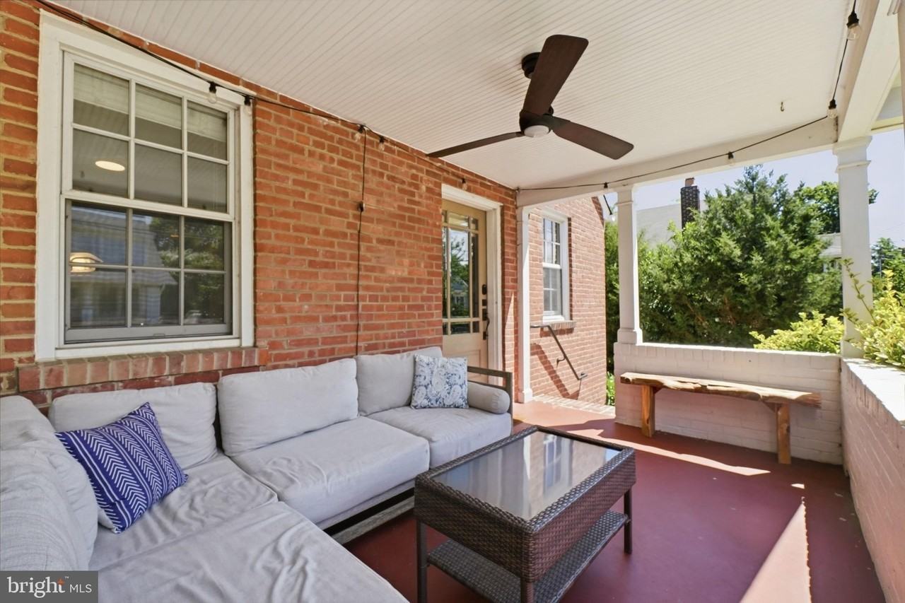 110 Stewart Ave - Photo 4 of 39