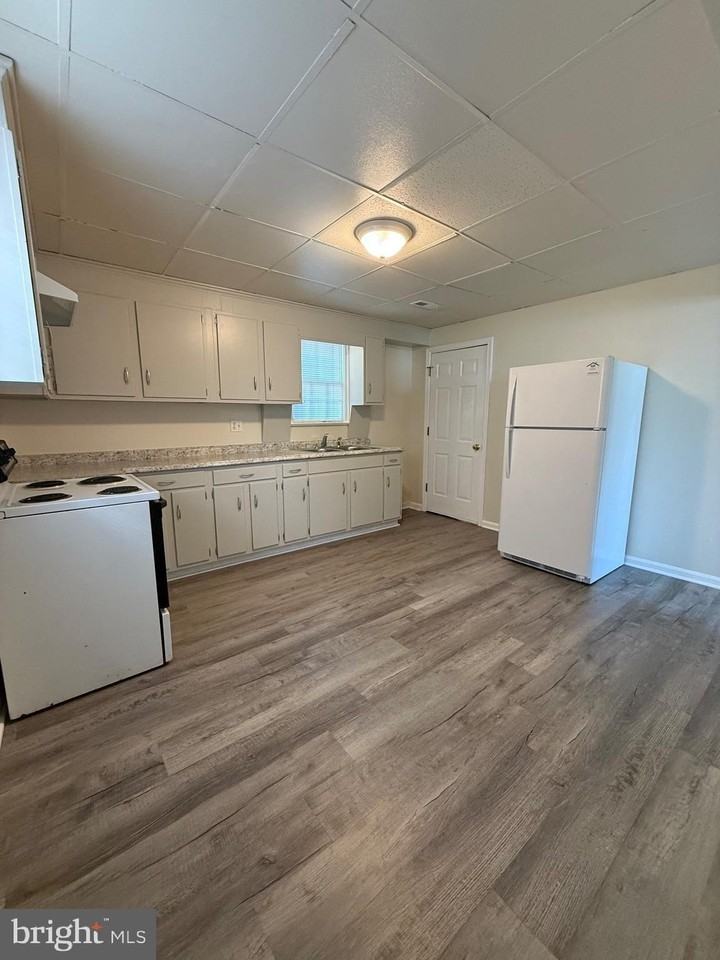 1212 Payne St - Photo 5 of 13