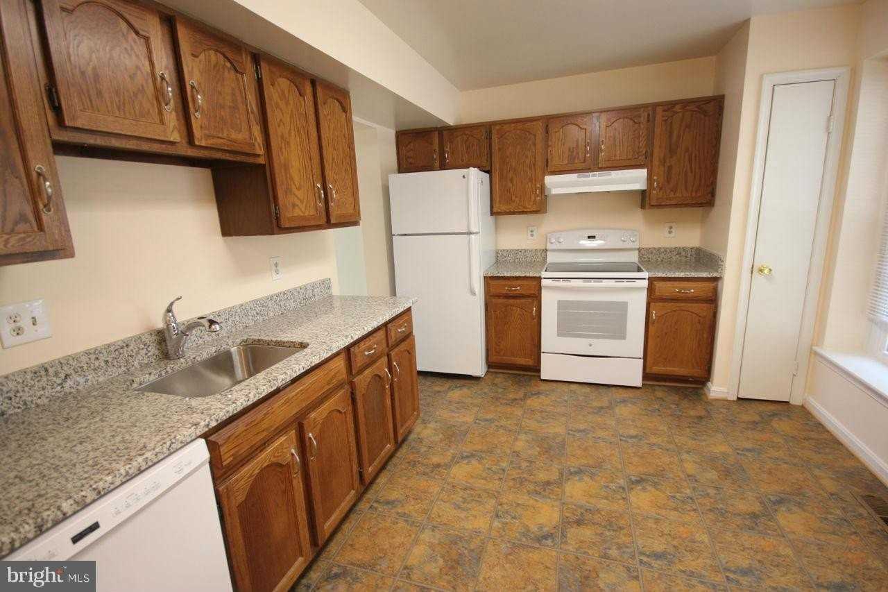 3920 Bradwater St - Photo 4 of 21