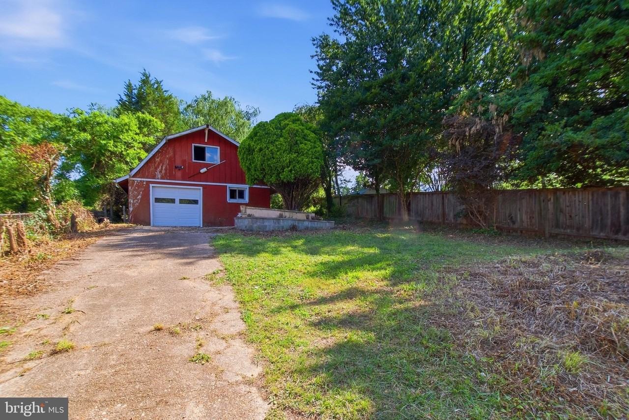 3141 Clayborne Ave - Photo 3 of 45