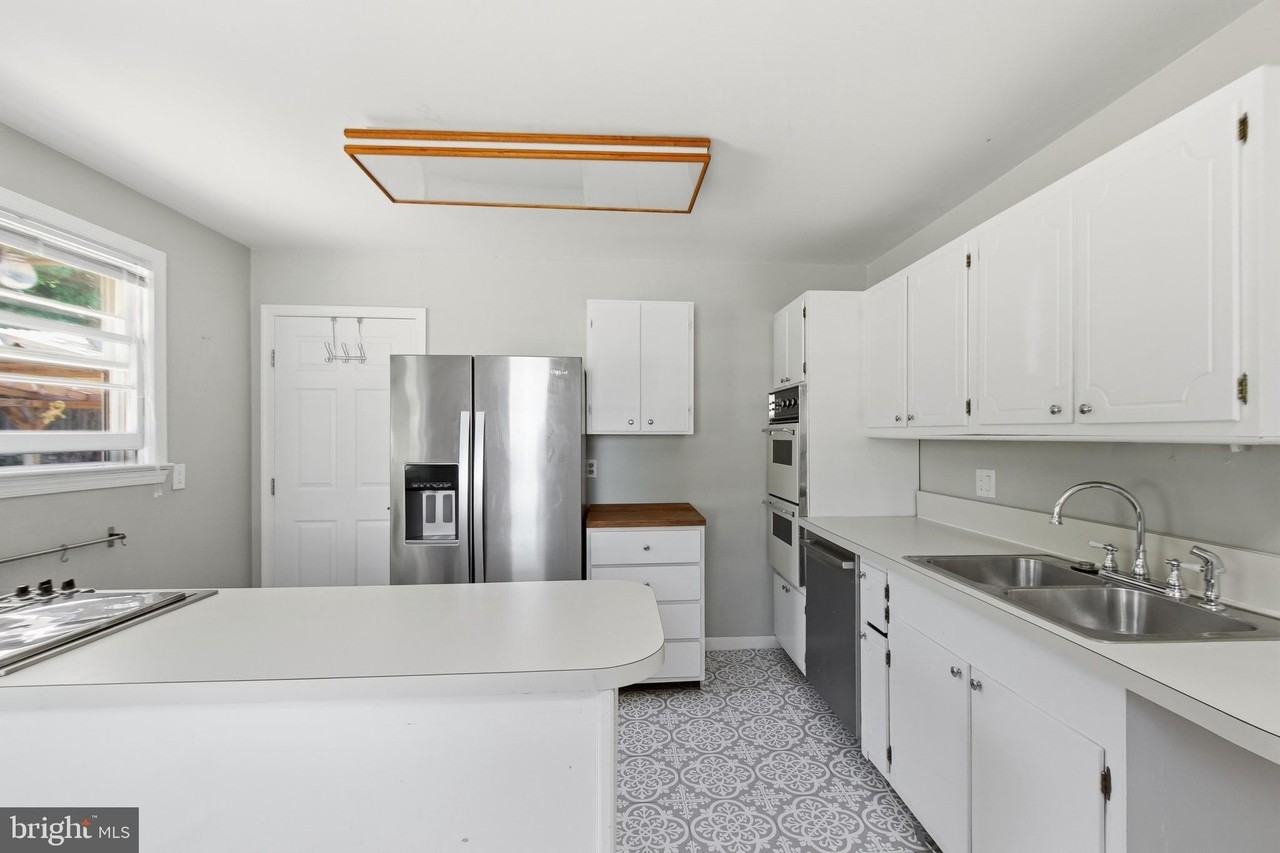 3141 Clayborne Ave - Photo 6 of 45