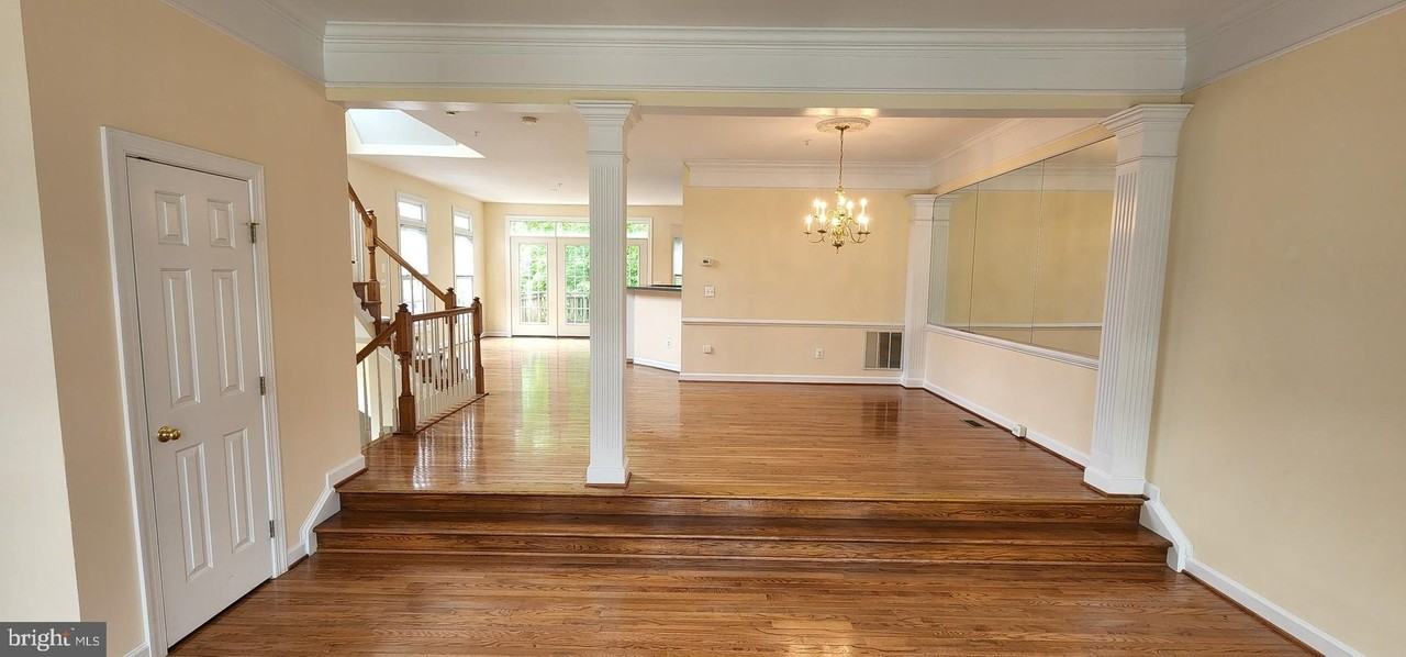 8021 Kidwell Town Ct - Photo 4 of 29