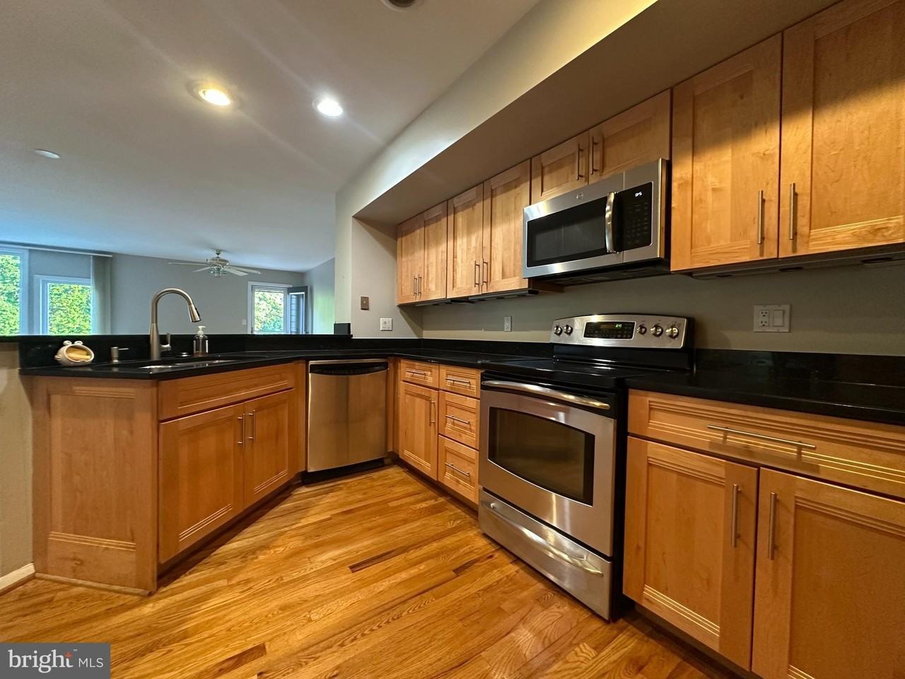 1975 Lakeport Way - Photo 7 of 35