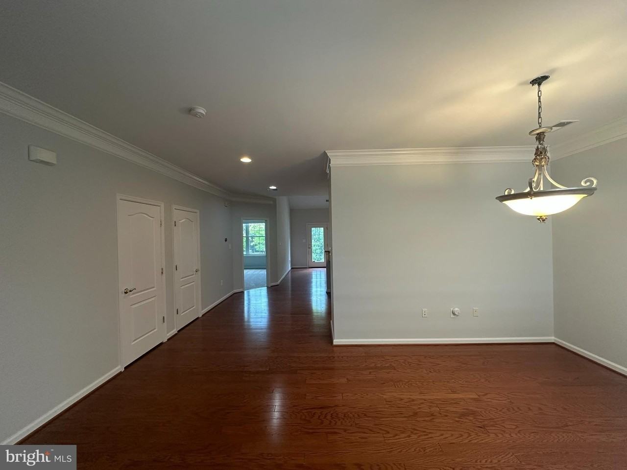 44322 Mchenry Sq - Photo 7 of 25