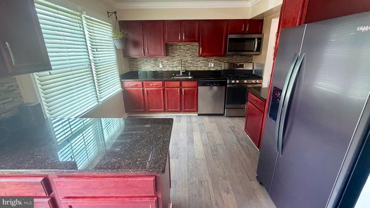 2188 Mayflower Dr - Photo 3 of 14