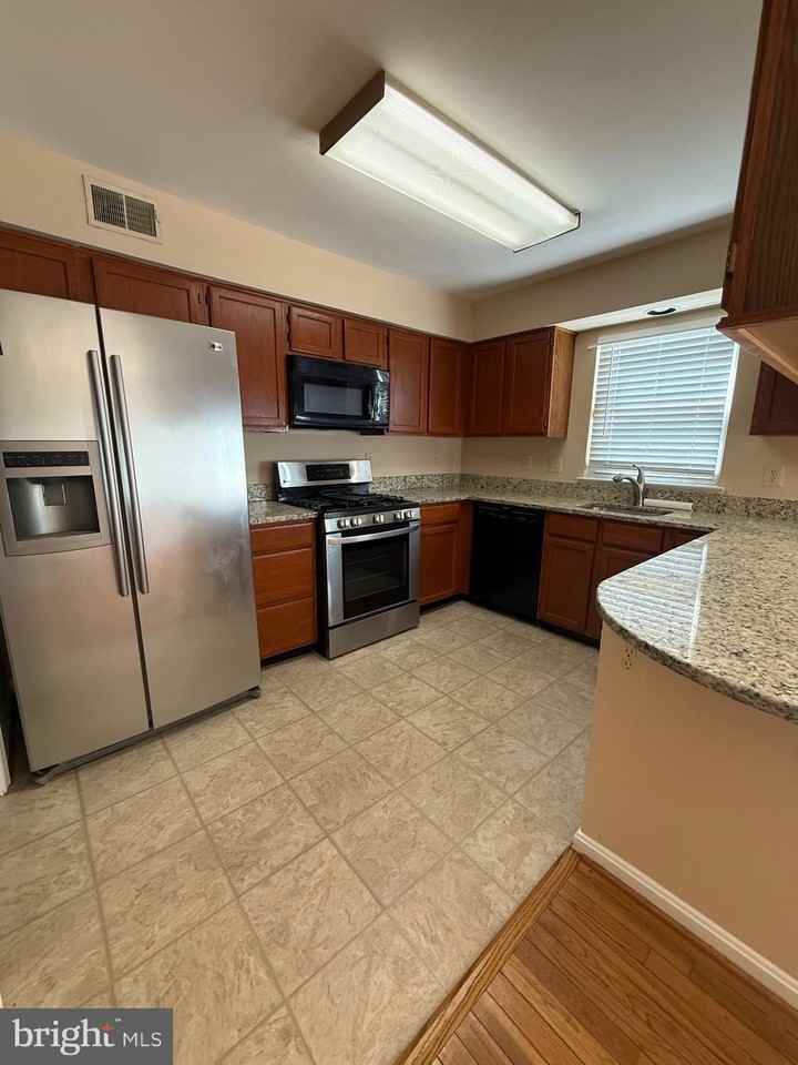 12700 Nettlecreek Pl - Photo 3 of 30