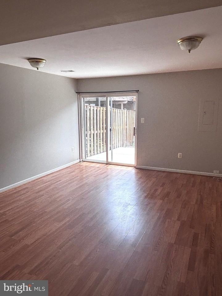 11105 Doubleday Ln - Photo 2 of 28