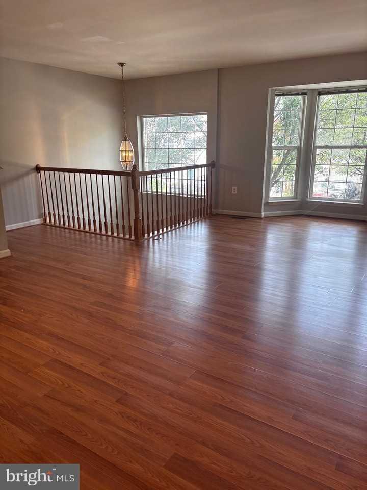 11105 Doubleday Ln - Photo 5 of 28