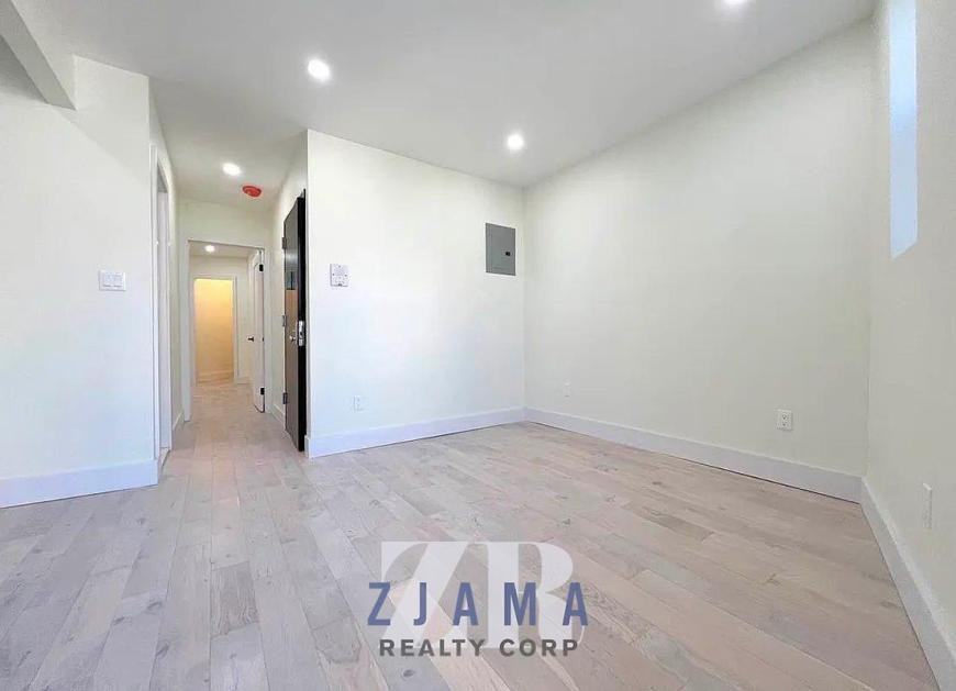 2112 Regent Pl - Photo 2 of 8