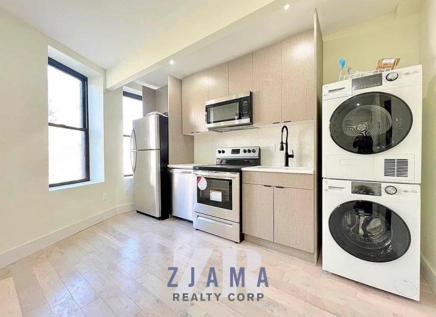 2112 Regent Pl - Photo 3 of 8