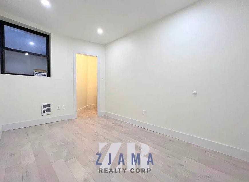 2112 Regent Pl - Photo 6 of 8
