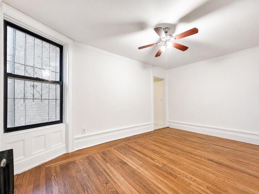 3139 Broadway - Photo 4 of 10