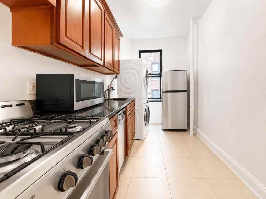 3139 Broadway - Photo 7 of 10