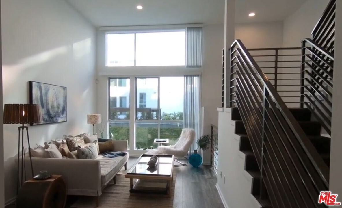 4151 Redwood Ave #214 - Photo 2 of 8