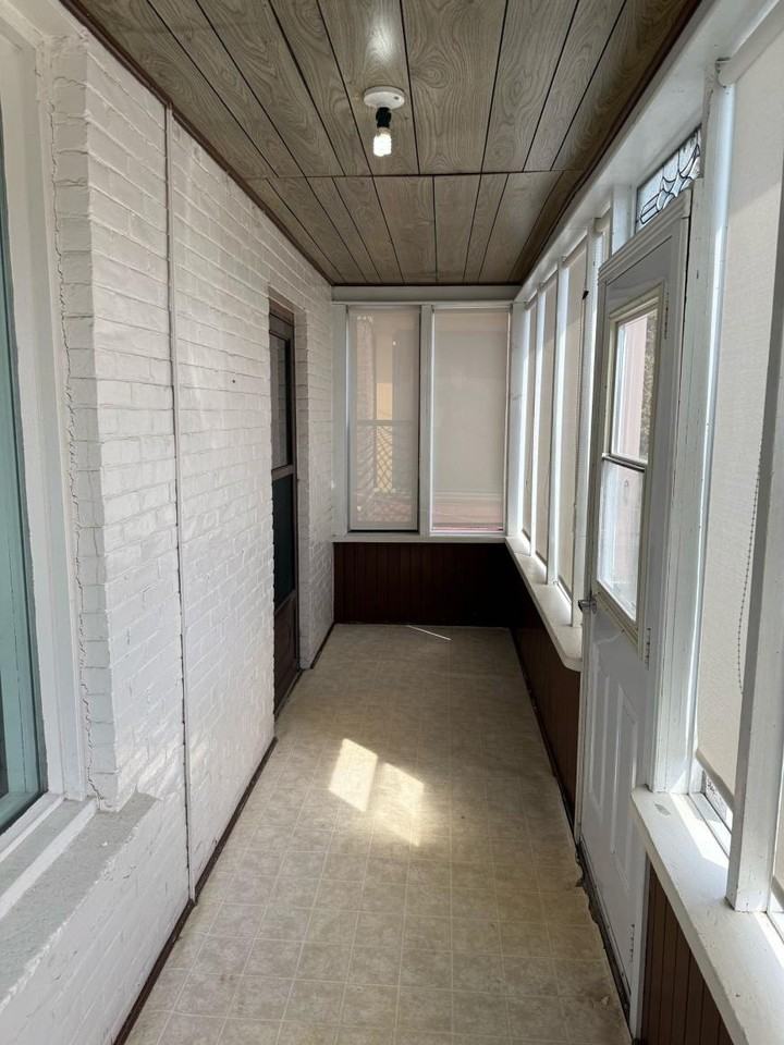 38 Crown St Rm 4 - Photo 2 of 10