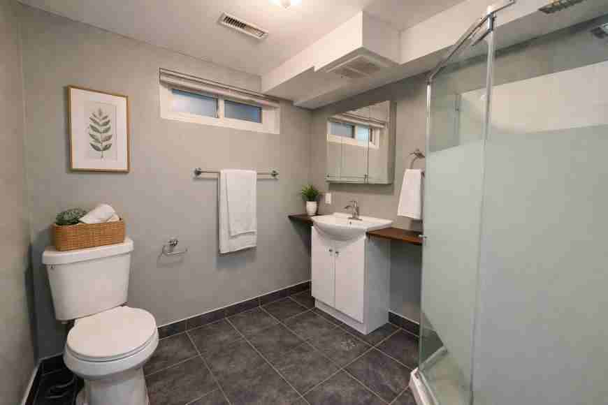 136 2-136 Mooregate Crescent - Photo 4 of 10