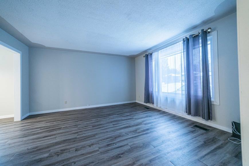 435 - 435 Piccadilly Ave - Photo 3 of 10