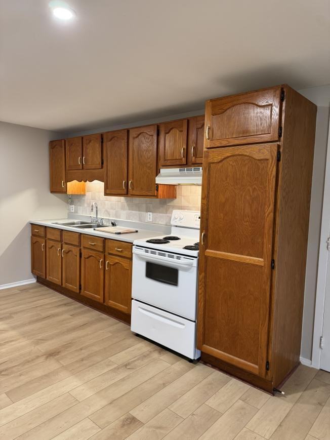 10 1-10 Green Bay Road - Photo 3 of 10