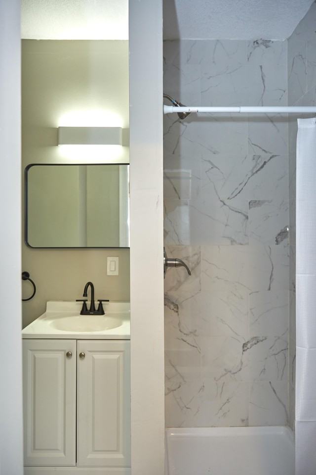 Agnes Ave - Photo 4 of 41