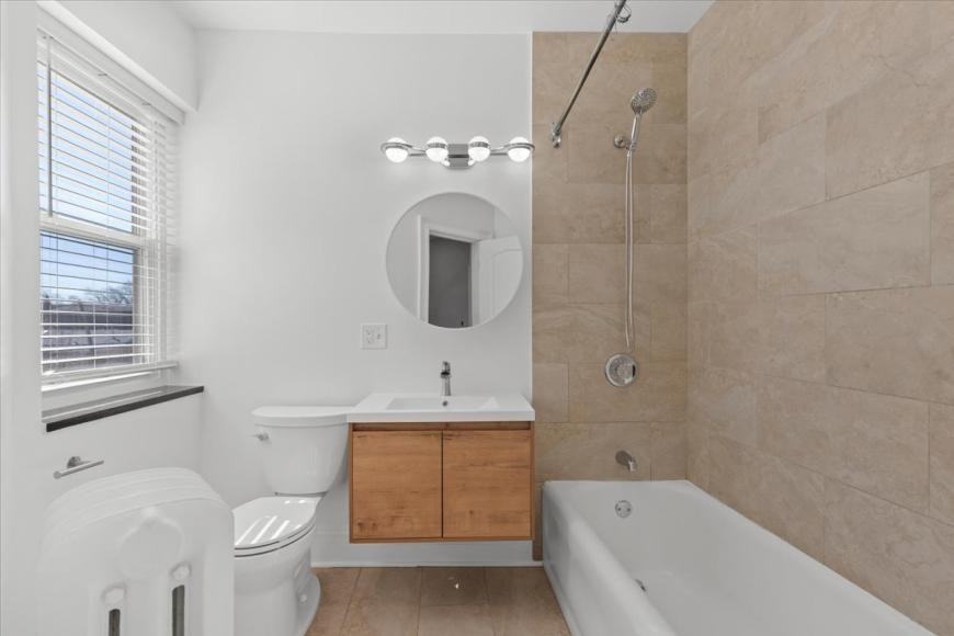 4139 W Leland Ave - Photo 3 of 10