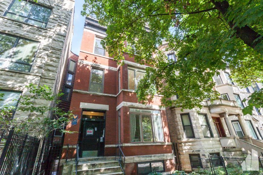 900 W Newport Ave