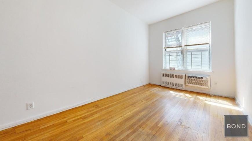 219 E 88th St - Photo 2 of 8