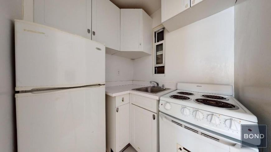 219 E 88th St - Photo 3 of 8