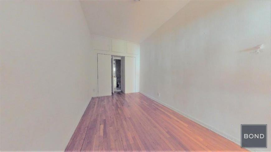 219 E 88th St - Photo 5 of 8