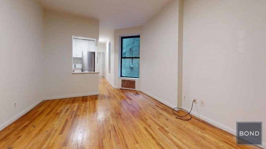 216 E 85th St
