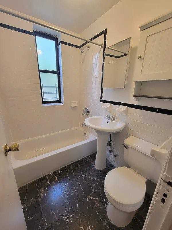 647 W 169th St - Photo 5 of 8