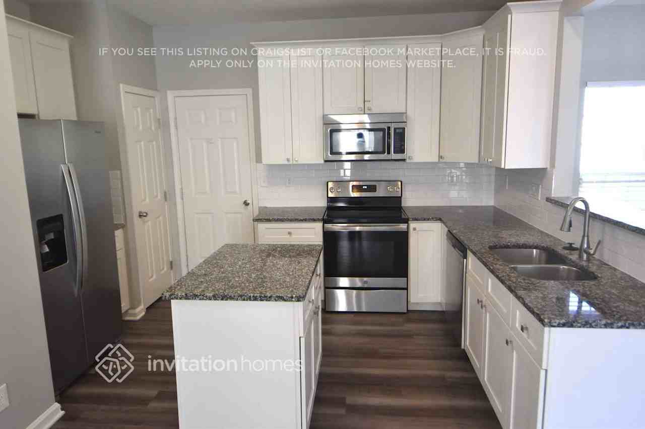 3404 Balsam Tree Dr - Photo 5 of 13