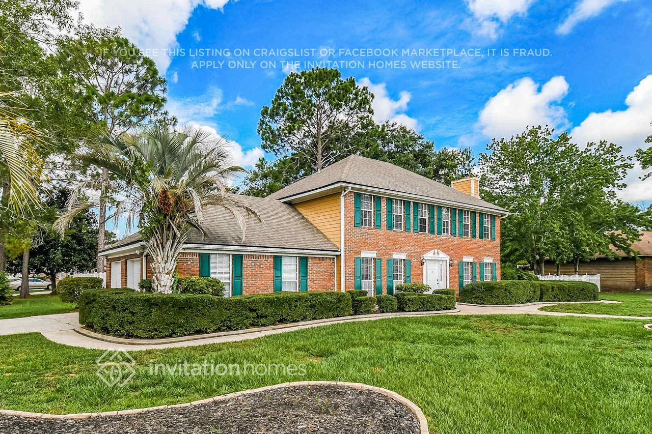 9044 Camshire Dr - Photo 2 of 17