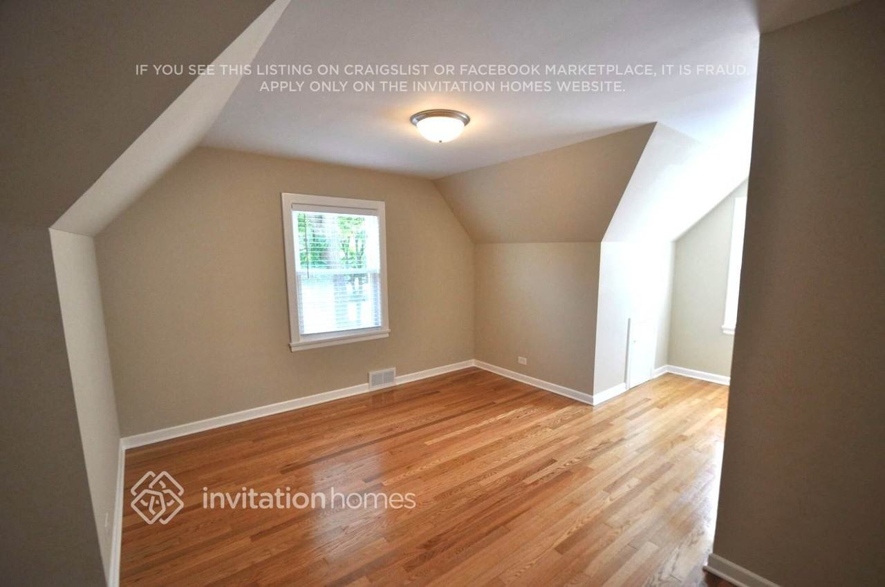 9852 Schiller Blvd - Photo 2 of 11
