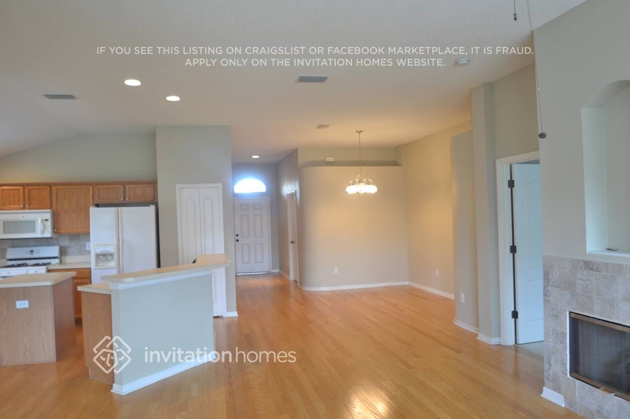 1021 Torreya Way - Photo 2 of 13