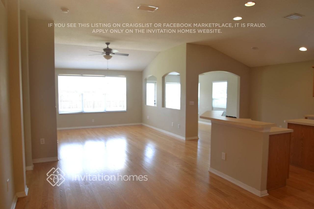 1021 Torreya Way - Photo 3 of 13